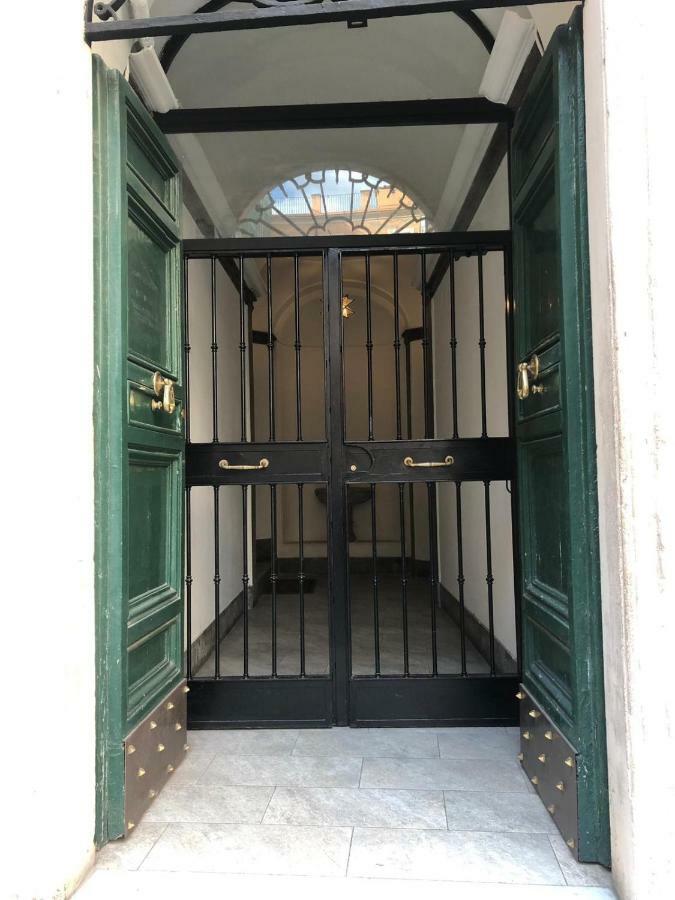 Pantheon Luxury Suite Рим Екстериор снимка